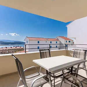 https://blue-pearl-apartment.primorje-gorskikotar.com